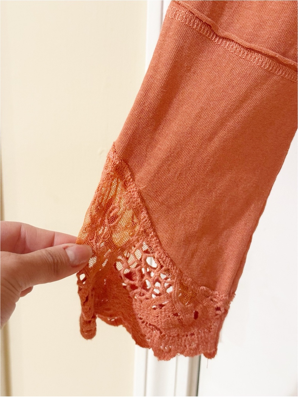 Easel Rust Orange Lace Trim Long Sleeve Top Size L - Picture 4 of 8
